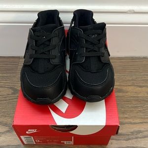 NIKE Huarache Black 9C Sneakers